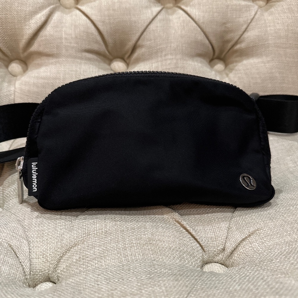 Lululemon belt bag
